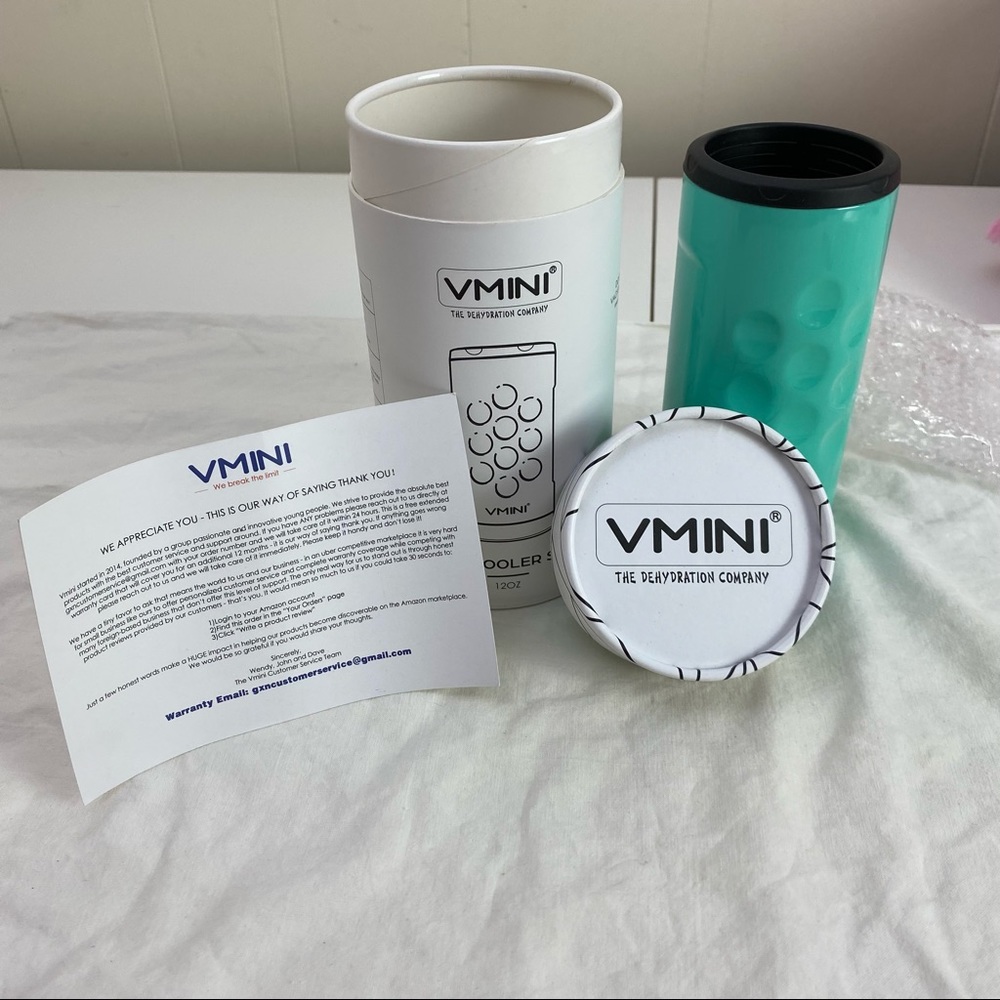 NIB VMINI Green Can Cooler - fits 12 oz SLIM CANS